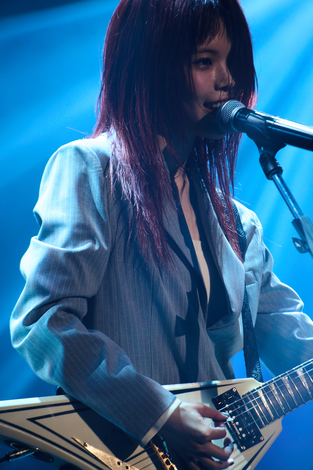 アイナ・ジ・エンド、2025年初ツアー「ハリネズミスマイル」東京・Zepp Hanedaのアフタームービー公開
