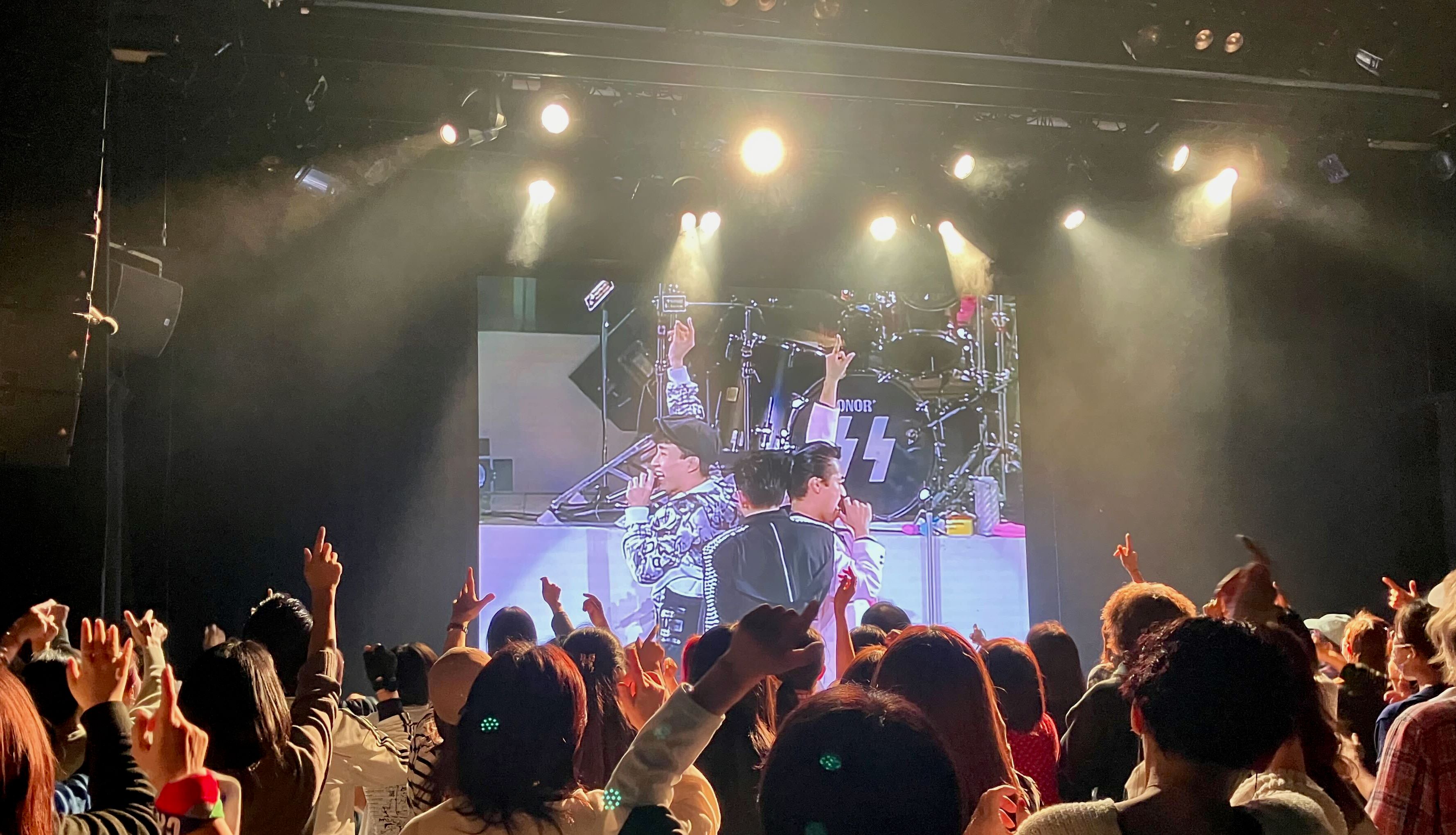 『チェッカーズ1987 GO TOURライブハウス爆音絶叫上映会』が新たに大阪球場ライブ映像を加えてのアンコール上映決定！