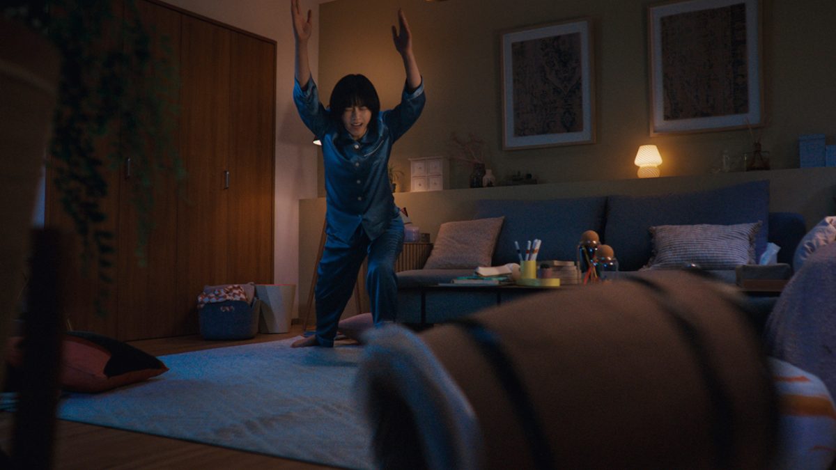 西野七瀬の衝撃の寝相が・・・！ モンハン最新作が楽しみすぎて眠れない様子をパジャマ姿で熱演！