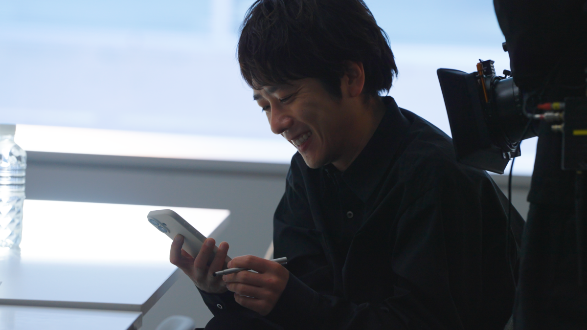 二宮和也の1日に密着！初のドキュメンタリータッチ撮影中の様子や部屋着でくつろぐ姿など、飾らない日常を描くパズル RPG「パズル&ドラゴンズ(パズドラ)」新 TVCM「あなたにとってパズドラとは？」篇 2月14日(金)より放送開始