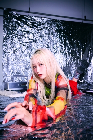 乃紫、SNSで注目度急上昇中の“レトロポップサウンド”の新曲「バレンタイン決戦」のMVを公開！