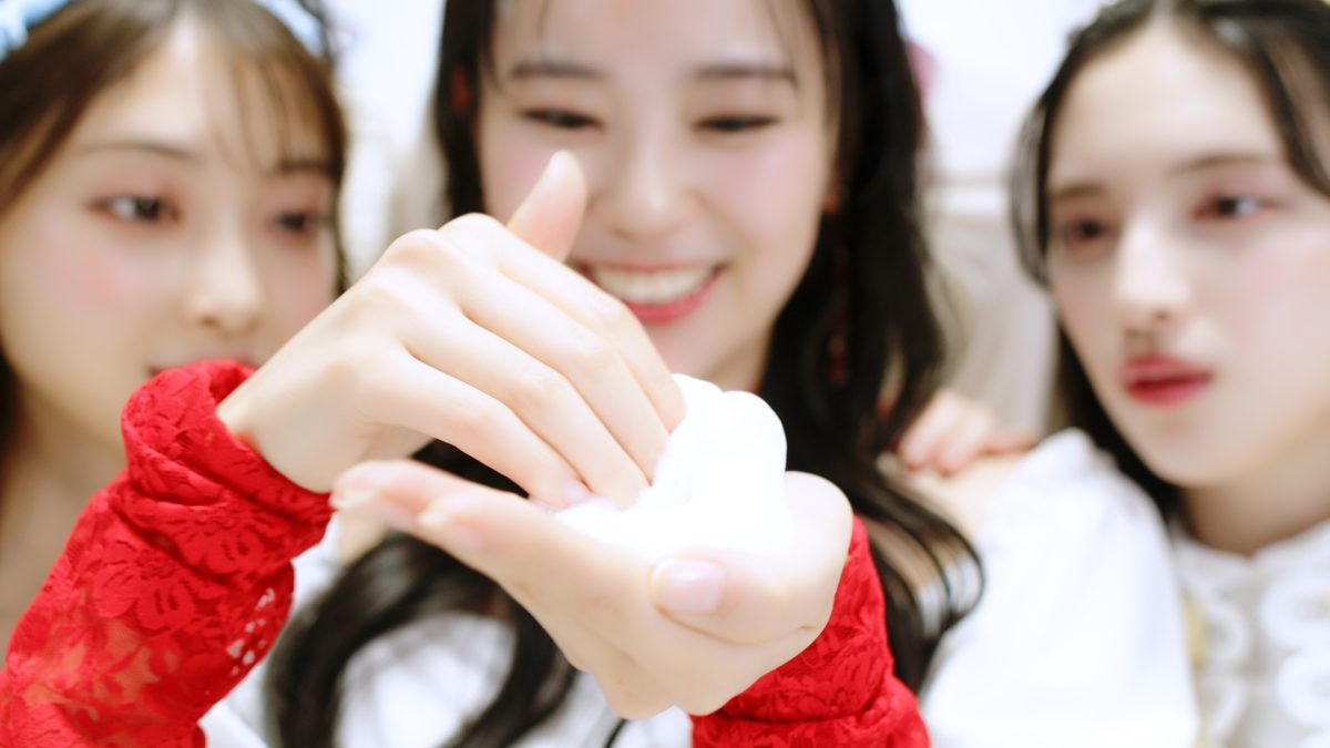 期間限定！超ときめき♡宣伝部が「超きゅーちゃく♡宣伝部」に！？ 顔中に “吸着もちっと泡”をつけて大はしゃぎ！