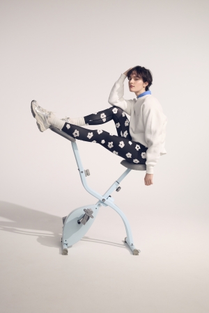 【emmi】10周年！菅原小春出演の10周年スペシャルムービーを公開＆「emmi logo collection」を発売！ オンラインストアでは2025年2月21日より先行発売を開始。エコバッグやPC・タブレットケース、ワンピースなど豪華ノベルティもご用意