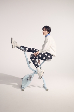 【emmi】10周年！菅原小春出演の10周年スペシャルムービーを公開＆「emmi logo collection」を発売！ オンラインストアでは2025年2月21日より先行発売を開始。エコバッグやPC・タブレットケース、ワンピースなど豪華ノベルティもご用意