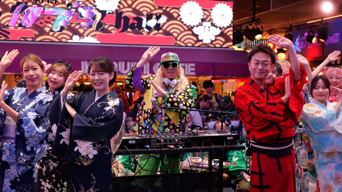 丘みどり、DJ KOOと新曲発売イベントを開催！20周年の今年を最高DO DANCE!!!な一年に