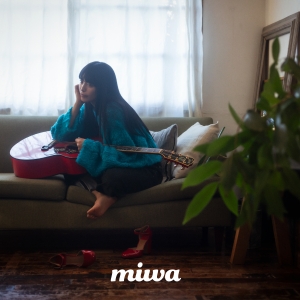 3月26日(水)リリース、miwa デビュー15周年記念ベストアルバム「miwa」収録曲発表!エモーショナル曲を集めた「mi」盤とチルアウト曲を集めた「wa」盤が!『すぽると!』(フジテレビ系)のテーマソングのセルフカバーや、インディーズ時代の隠れた名曲を収録! 5 3月26日(水)リリース、miwa デビュー15周年記念ベストアルバム「miwa」収録曲発表!エモーショナル曲を集めた「mi」盤とチルアウト曲を集めた「wa」盤が!『すぽると!』(フジテレビ系)のテーマソングのセルフカバーや、インディーズ時代の隠れた名曲を収録!