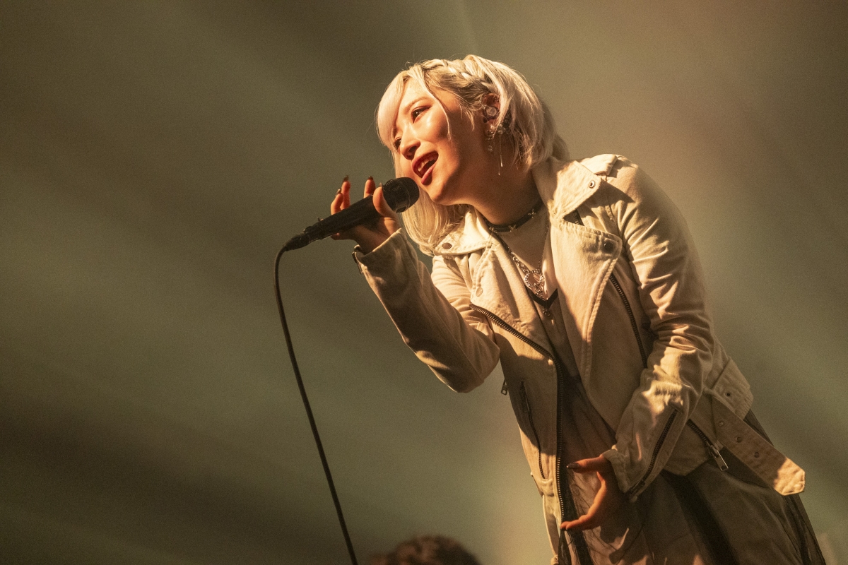 ReoNa、オールスタンディングZeppツアー『SQUAD JAM』スタート！ 6月4日（水）2枚同時発売の、ライブ映像商品「Birth 2024」＆「AVATAR 2024」予約開始！