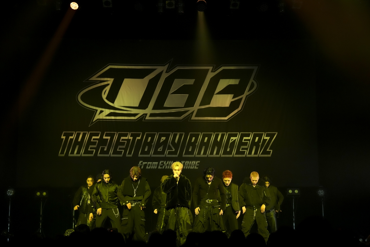 「目標はドーム公演」THE JET BOY BANGERZ 初の単独ショーケースライブ開催