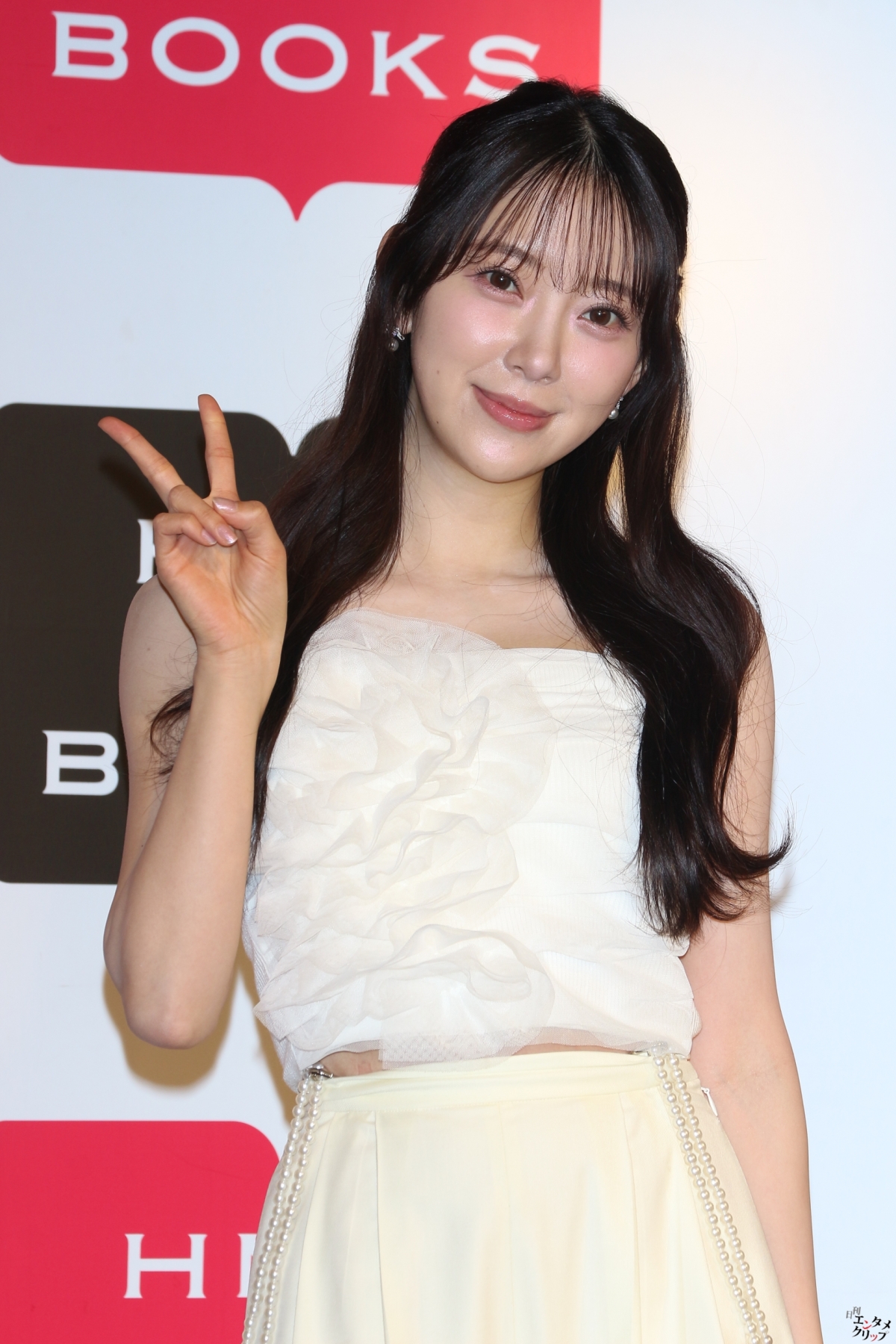 ウィッグ＆ツインテールも！堀未央奈、ファンの夢を叶えた最新カレンダー