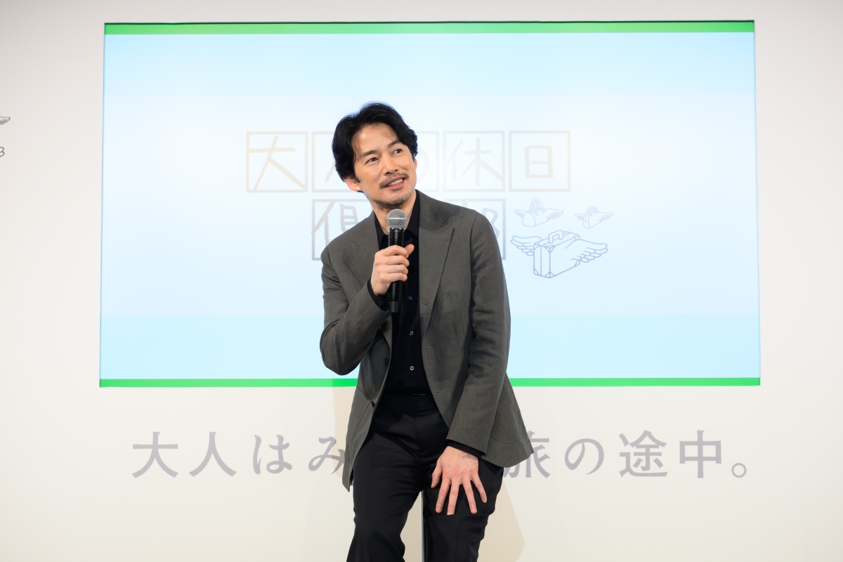 「大人の休日倶楽部」新メインキャスト、俳優・竹野内豊が、新CMの撮影エピソードに加え、『大人』『休日』について語る。