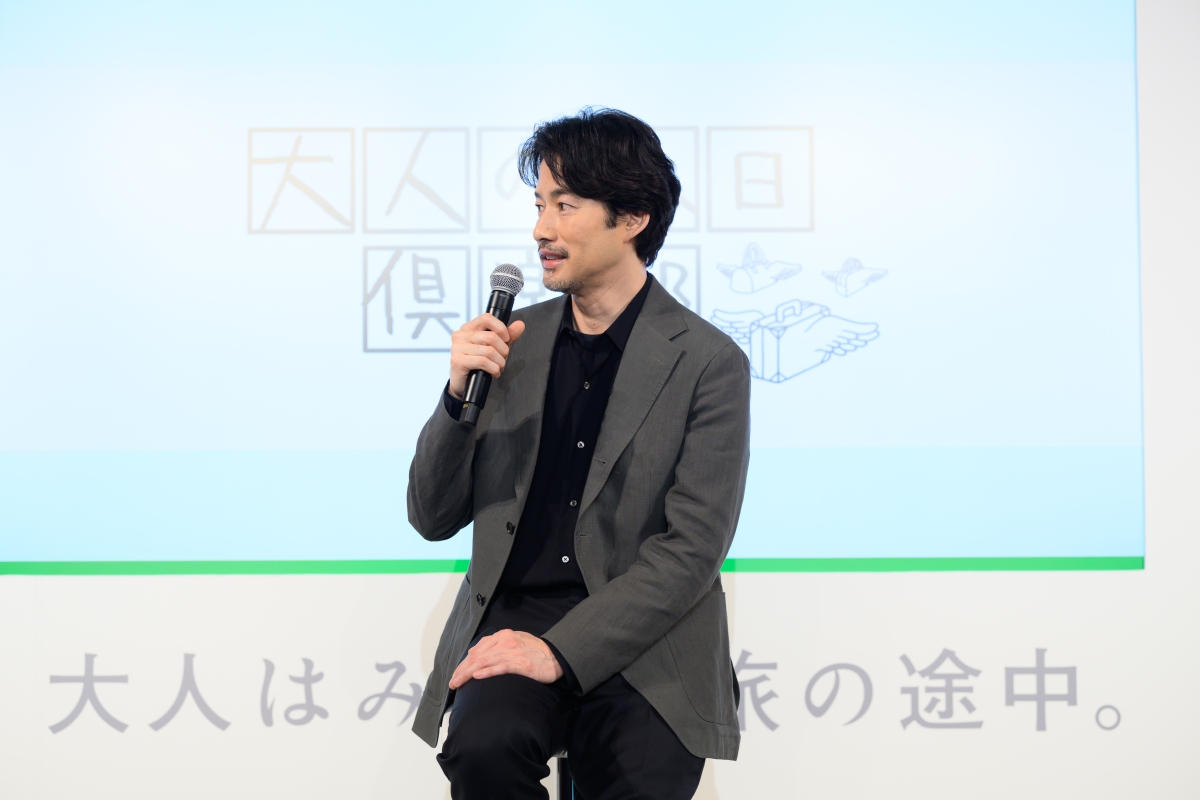 「大人の休日倶楽部」新メインキャスト、俳優・竹野内豊が、新CMの撮影エピソードに加え、『大人』『休日』について語る。