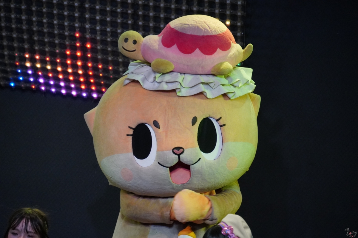 ちぃたん☆ボンバーズ初ライブ！新曲「屁凸(へとつ)」でキュートが炸裂！
