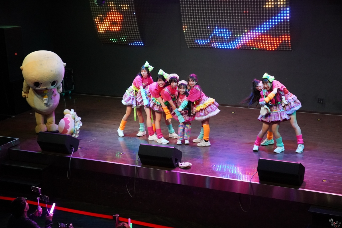 ちぃたん☆ボンバーズ初ライブ！新曲「屁凸(へとつ)」でキュートが炸裂！