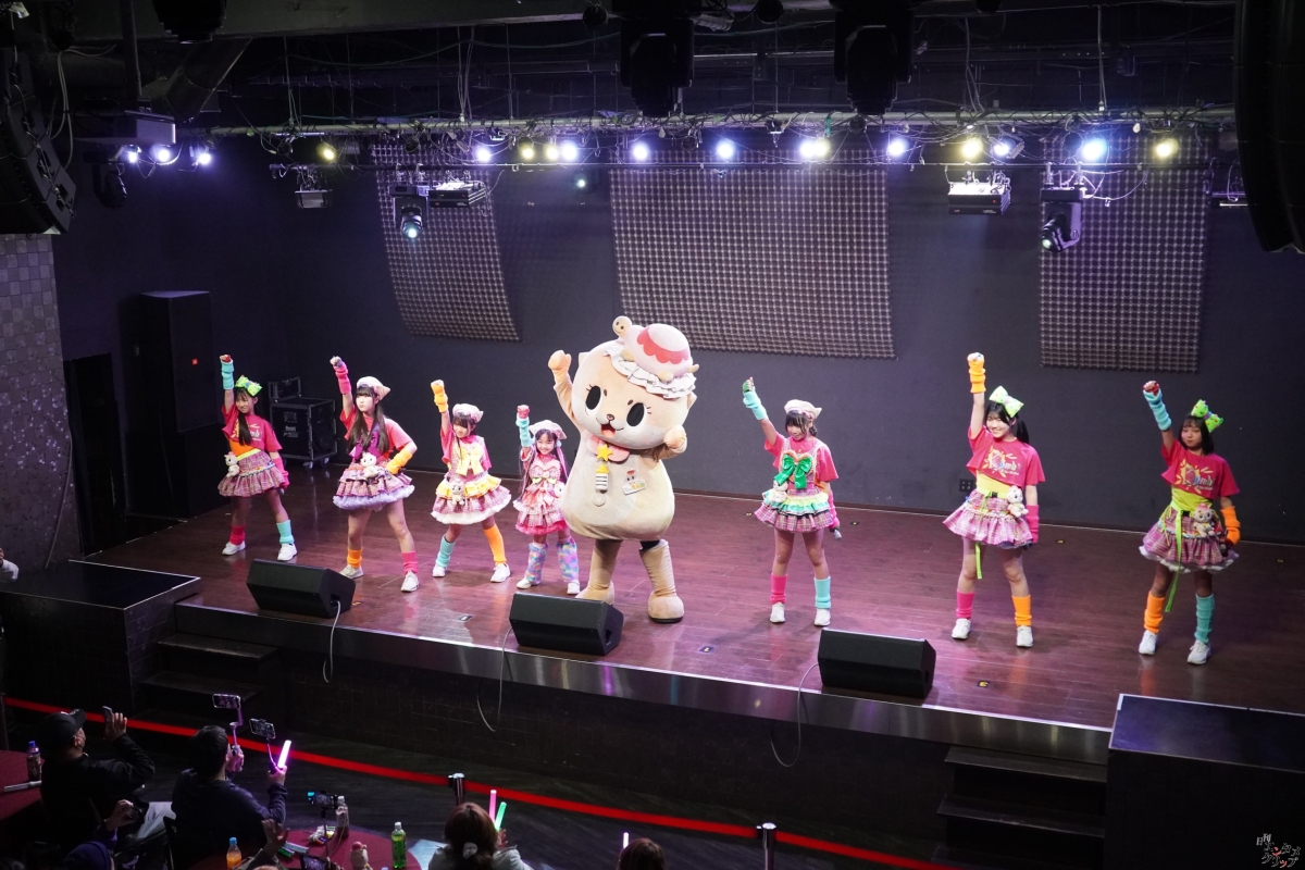 ちぃたん☆ボンバーズ初ライブ！新曲「屁凸(へとつ)」でキュートが炸裂！