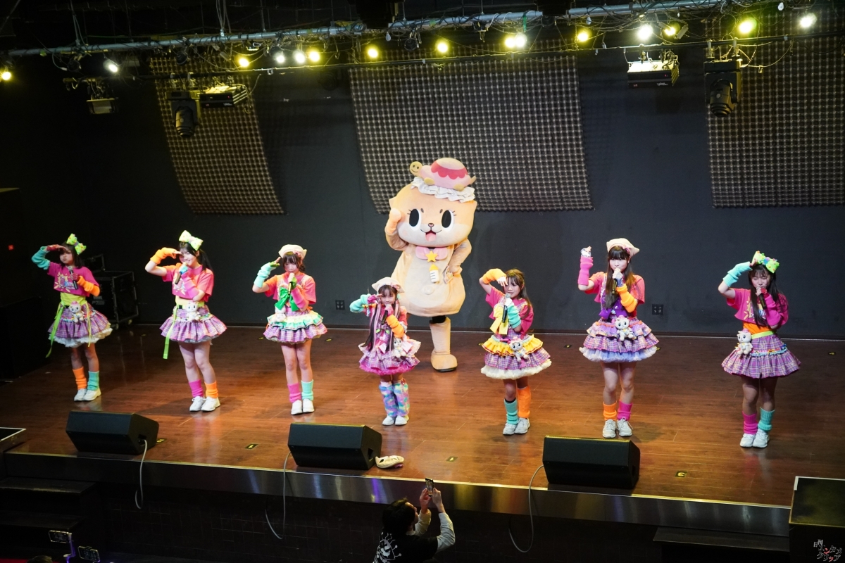 ちぃたん☆ボンバーズ初ライブ！新曲「屁凸(へとつ)」でキュートが炸裂！