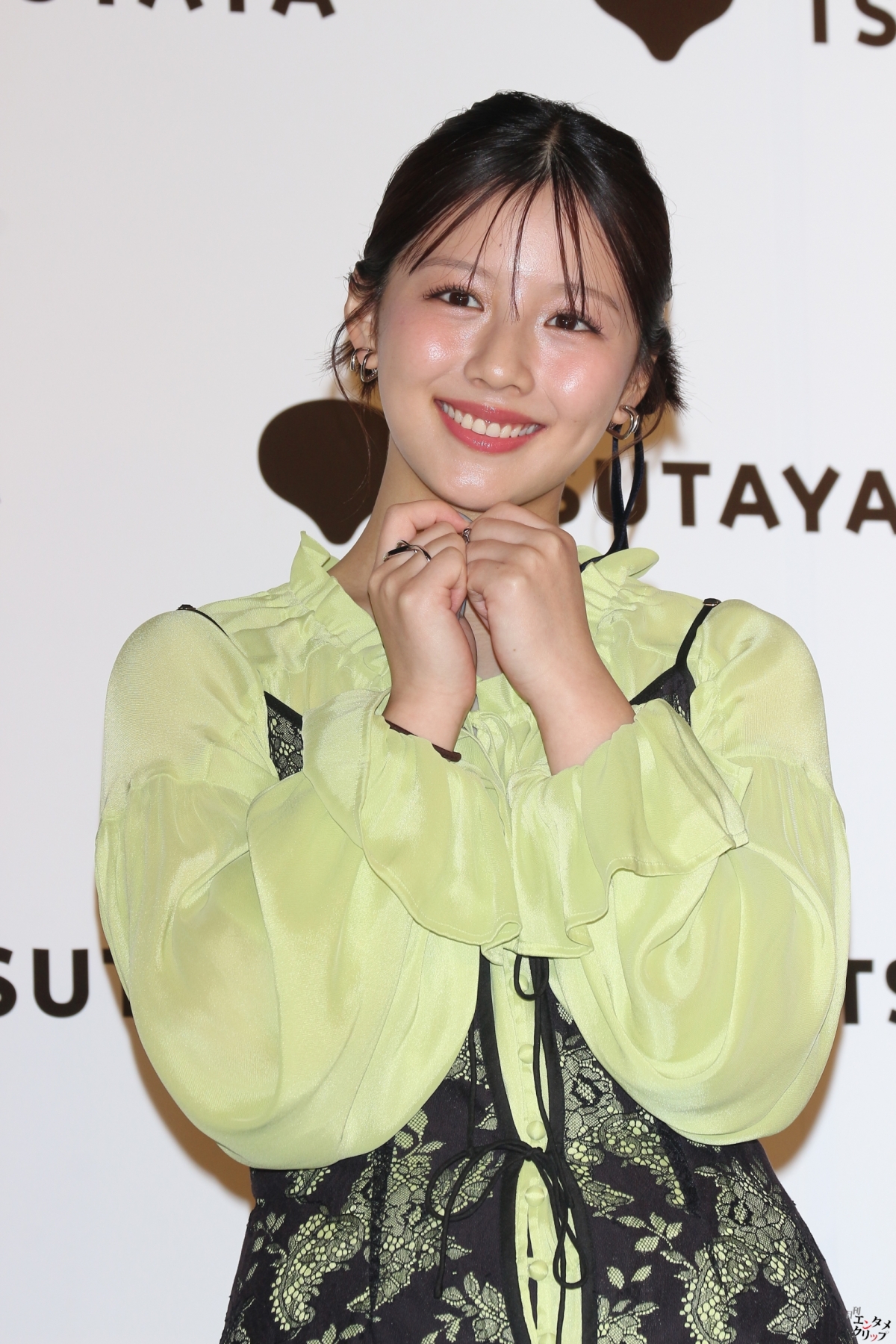 渡邉美穂、こだわりのカレンダー撮影の裏側公開！ウォークマンとのエモい思い出