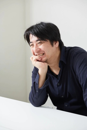テレビプロデューサー 佐久間宣行「もっと早く言ってくれよ」プロデュースアイドル「ラフ×ラフ」 新曲「君ときゅんと(ハート)」3月29日リリース