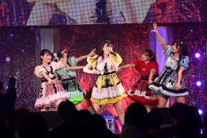 話題沸騰の「iLiFE!」や「Peel the Apple」など日本を代表するアイドルが集結!「NIG FES 2025」1日目レポート! 4位 ももにゃん、5位 エピック・エピローグ 第3番も堂々パフォーマンス! 79 話題沸騰の「iLiFE!」や「Peel the Apple」など日本を代表するアイドルが集結!「NIG FES 2025」1日目レポート! 4位 ももにゃん、5位 エピック・エピローグ 第3番も堂々パフォーマンス!