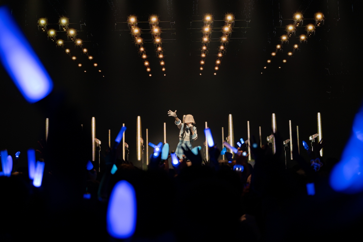 パラレルシンガー七海うらら、KT Zepp Yokohamaで魅せたリアルとバーチャルの共存演出にファン歓喜！（本人コメント有り）