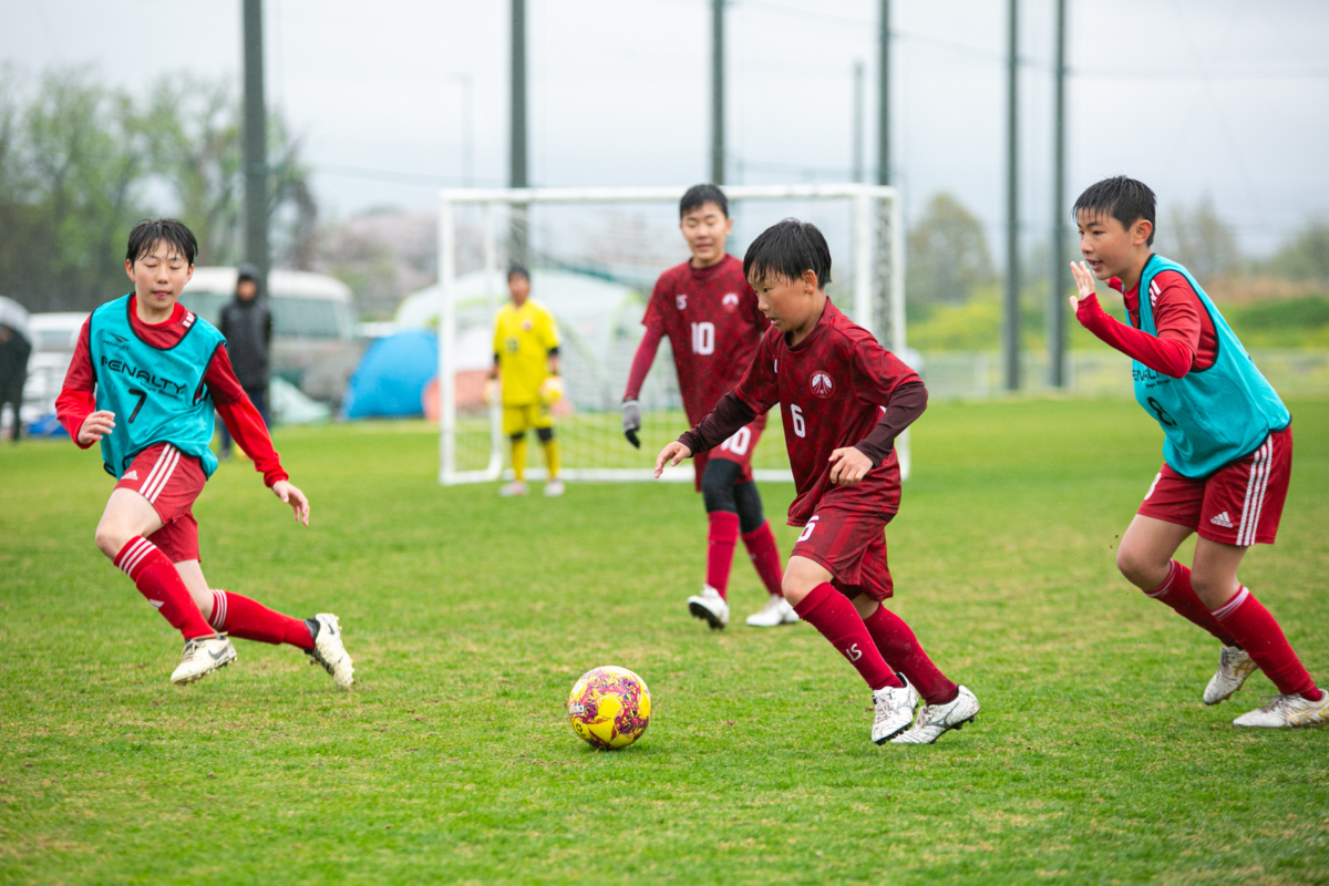 13回目を迎えるLDH JAPAN主催の小学生フットサル大会【EXILE CUP 2025】開幕！！ LDH Social Innovation Officerの橘ケンチをはじめラモス瑠偉、Lucky²佐藤妃希、佐藤栞奈が関東大会に集結した52チームを激励！