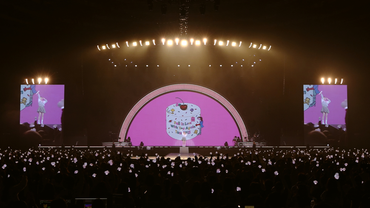 西野カナ アリーナツアー初日にサプライズ初披露したばかりの新曲「With You」 LIVE映像を公開! 3 西野カナ アリーナツアー初日にサプライズ初披露したばかりの新曲「With You」 LIVE映像を公開!
