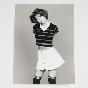 デビュー３０周年を迎えたhitomiが、本邦初公開となるデビュー前の秘蔵アーティスト写真を公開！アニバーサリー・プロジェクトの一環として、アコースティック・ライヴの開催発表 ＆ 盟友からのお祝いコメントも到着！