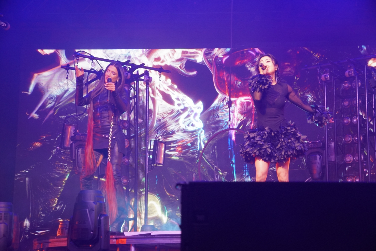 宇多田ヒカル 3年ぶりにコーチェラ・フェスに出演 ElectricityのRemixも手掛けたArcaのステージにてサプライズでゲストパフォーマンス Electricity (Arca Remix)のMusic VideoのYouTubeプレミア公開も決定