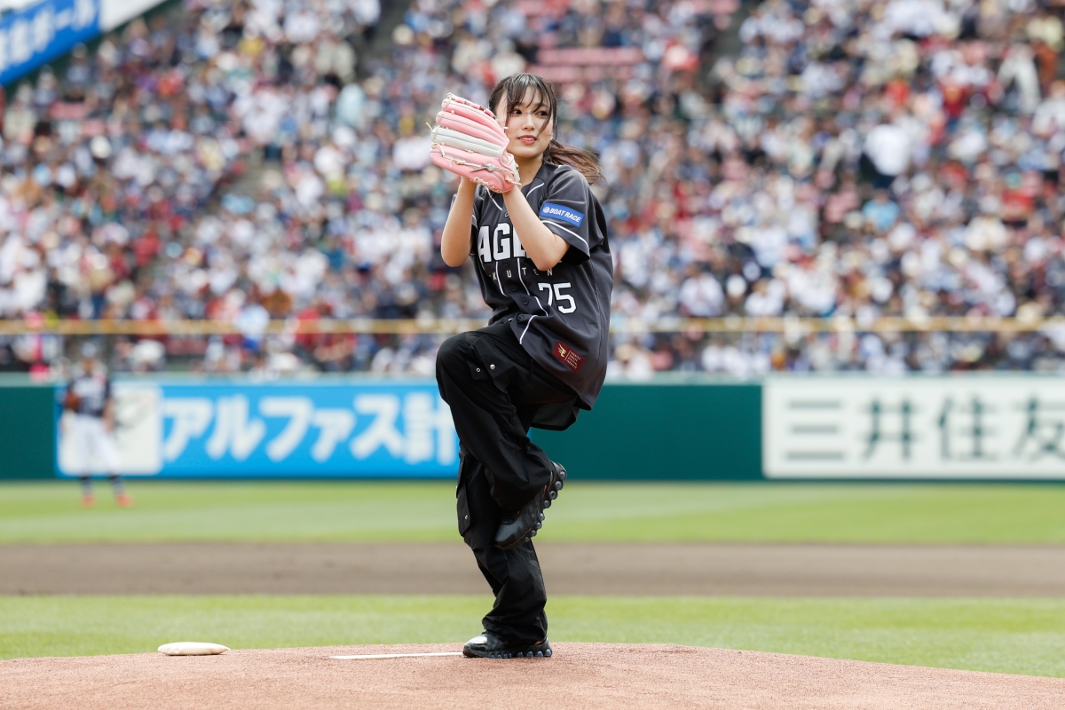 楽天イーグルス×矢吹奈子！ノーバウンド始球式にファン熱狂！