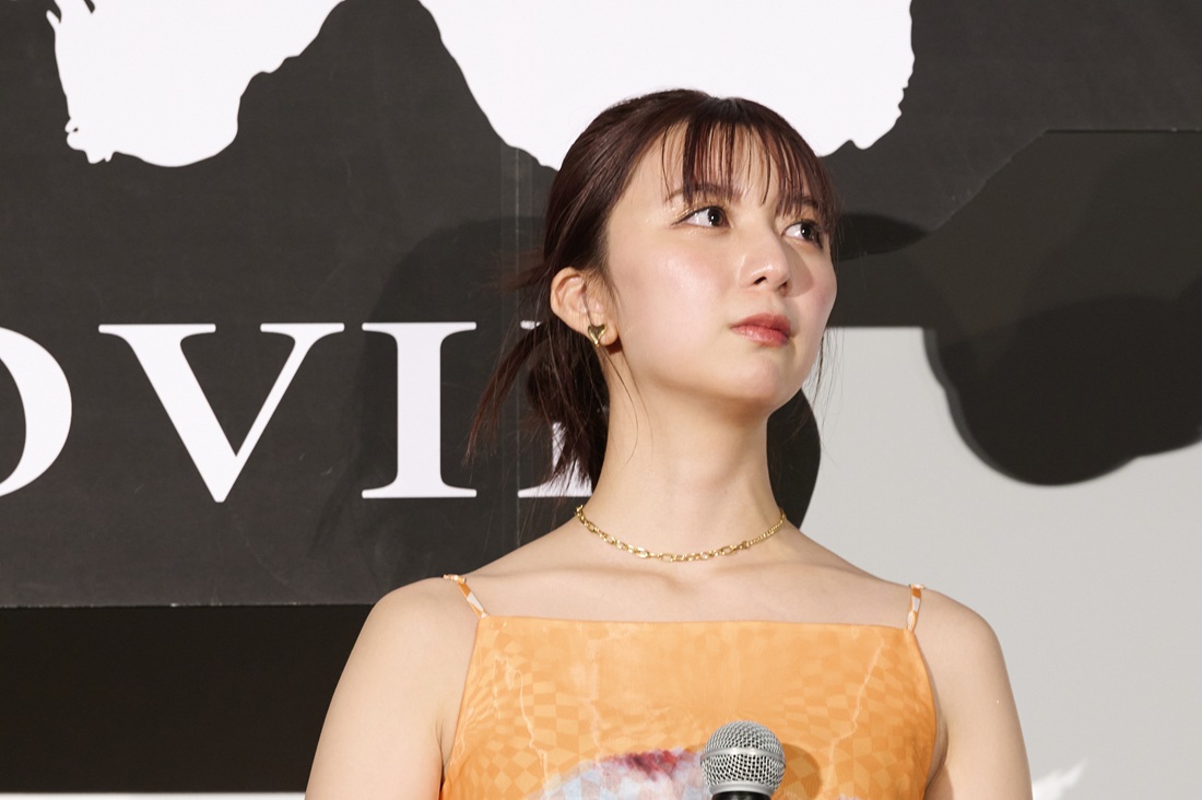 上白石萌歌（月見英子）、詩羽（shin）、菅原小春（ミア西表）登壇！“孔明”向井理からの温かい手紙に、上白石が涙…！