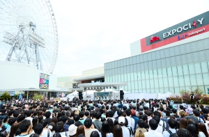 ≠ME（ノットイコールミー）10thシングル「モブノデレラ/神様の言うとーり！」発売記念スペシャルリリースイベント 大阪・ららぽーとEXPOCITYで開催！