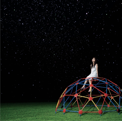 大塚 愛、時代を越えて愛される名曲「プラネタリウム」が自身初の累積再生数1億回突破!軽井沢での個展や大阪・関西万博の音楽フェス出演も! 1 大塚 愛、時代を越えて愛される名曲「プラネタリウム」が自身初の累積再生数1億回突破!軽井沢での個展や大阪・関西万博の音楽フェス出演も!
