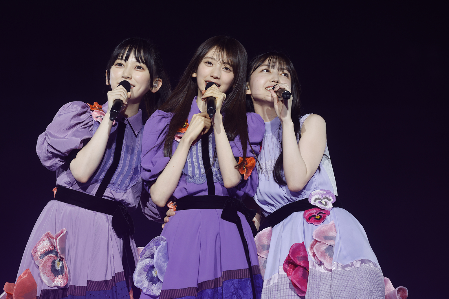乃木坂46、13歳のバースデーをお祝い！味の素スタジアムに11万人集結！