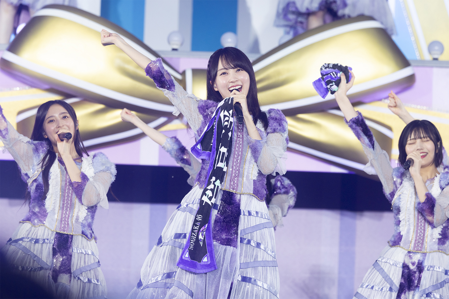 乃木坂46、13歳のバースデーをお祝い！味の素スタジアムに11万人集結！