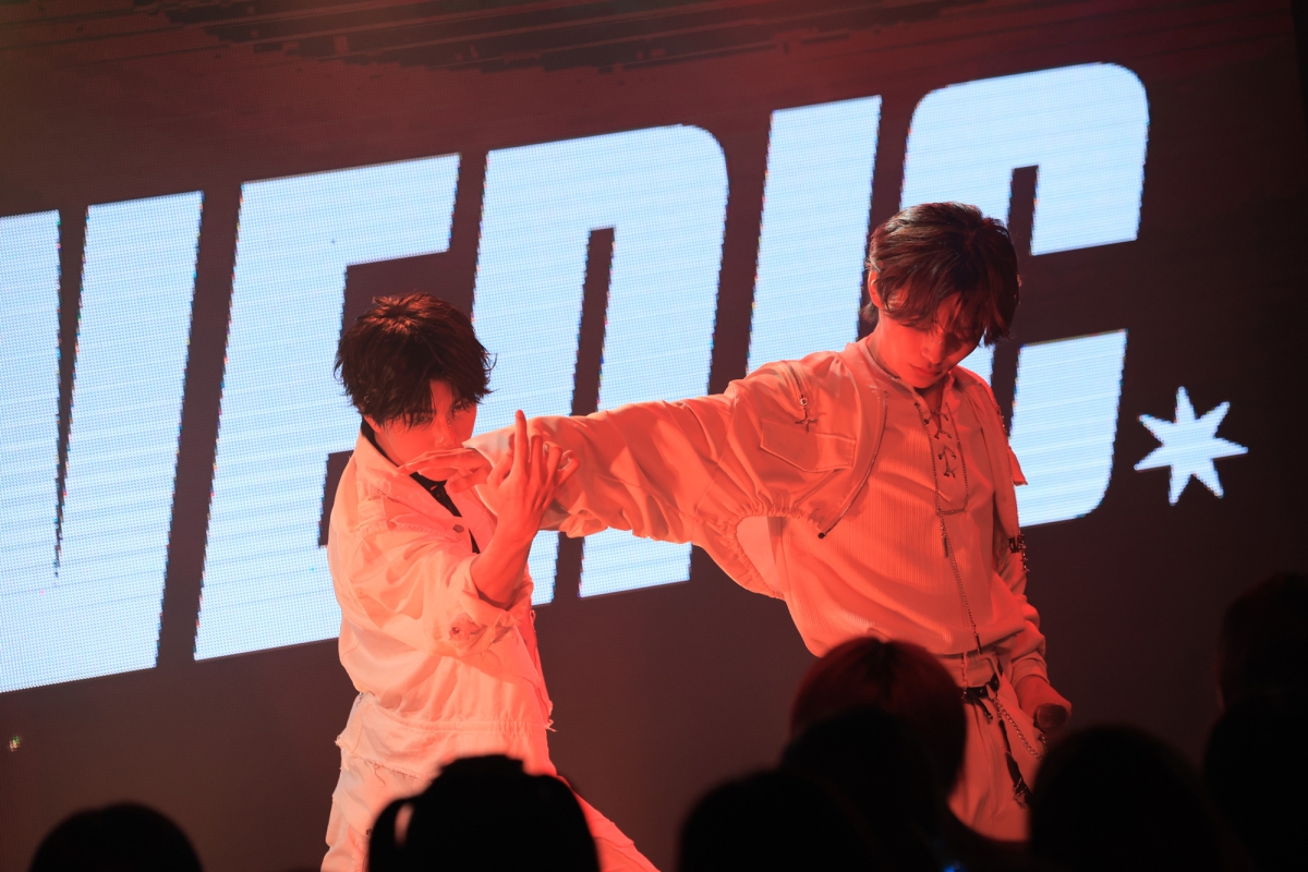 ボーイズグループプロジェクトから結成された SEVENIC（セブニック）ついに本格始動！デビュー曲『Turn it up』を引っさげ、スペシャルライブでファンを魅了