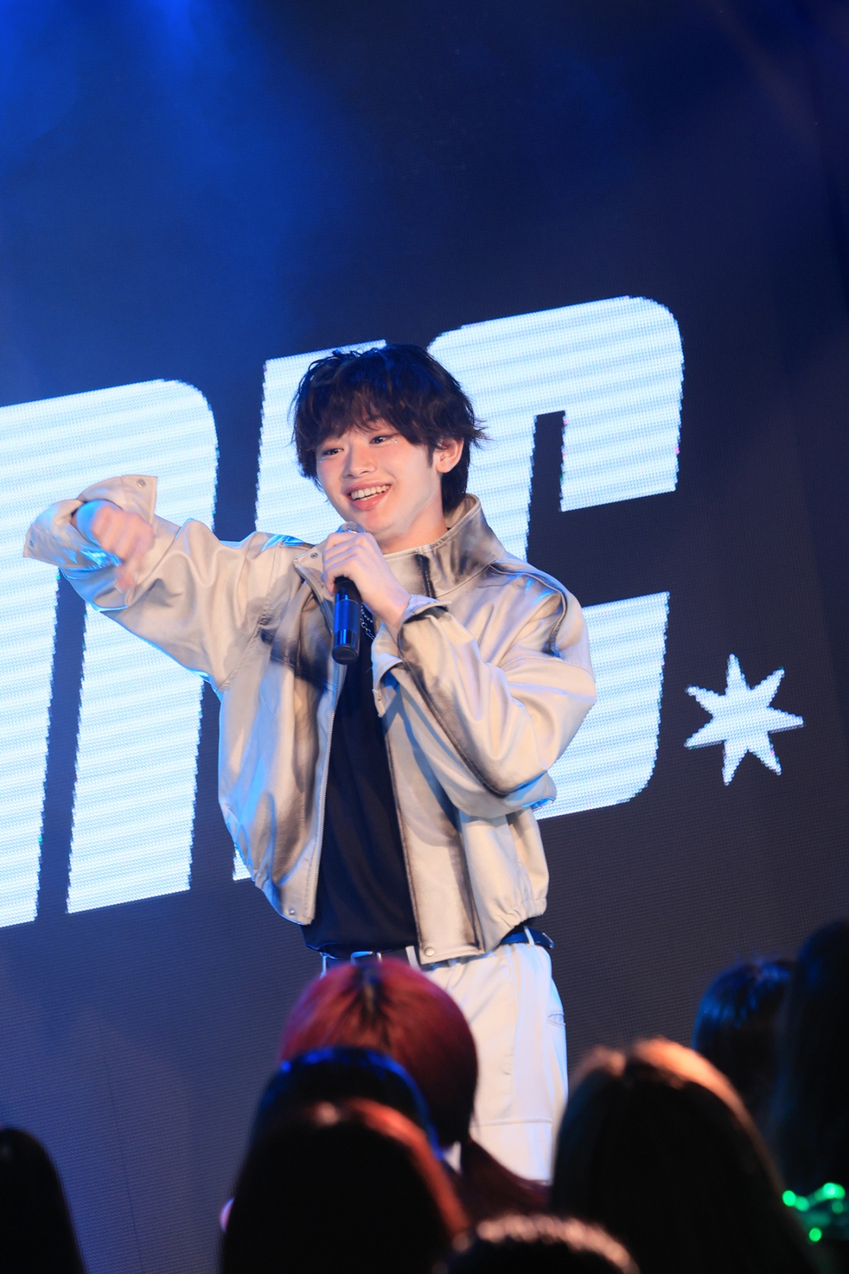 ボーイズグループプロジェクトから結成された SEVENIC（セブニック）ついに本格始動！デビュー曲『Turn it up』を引っさげ、スペシャルライブでファンを魅了
