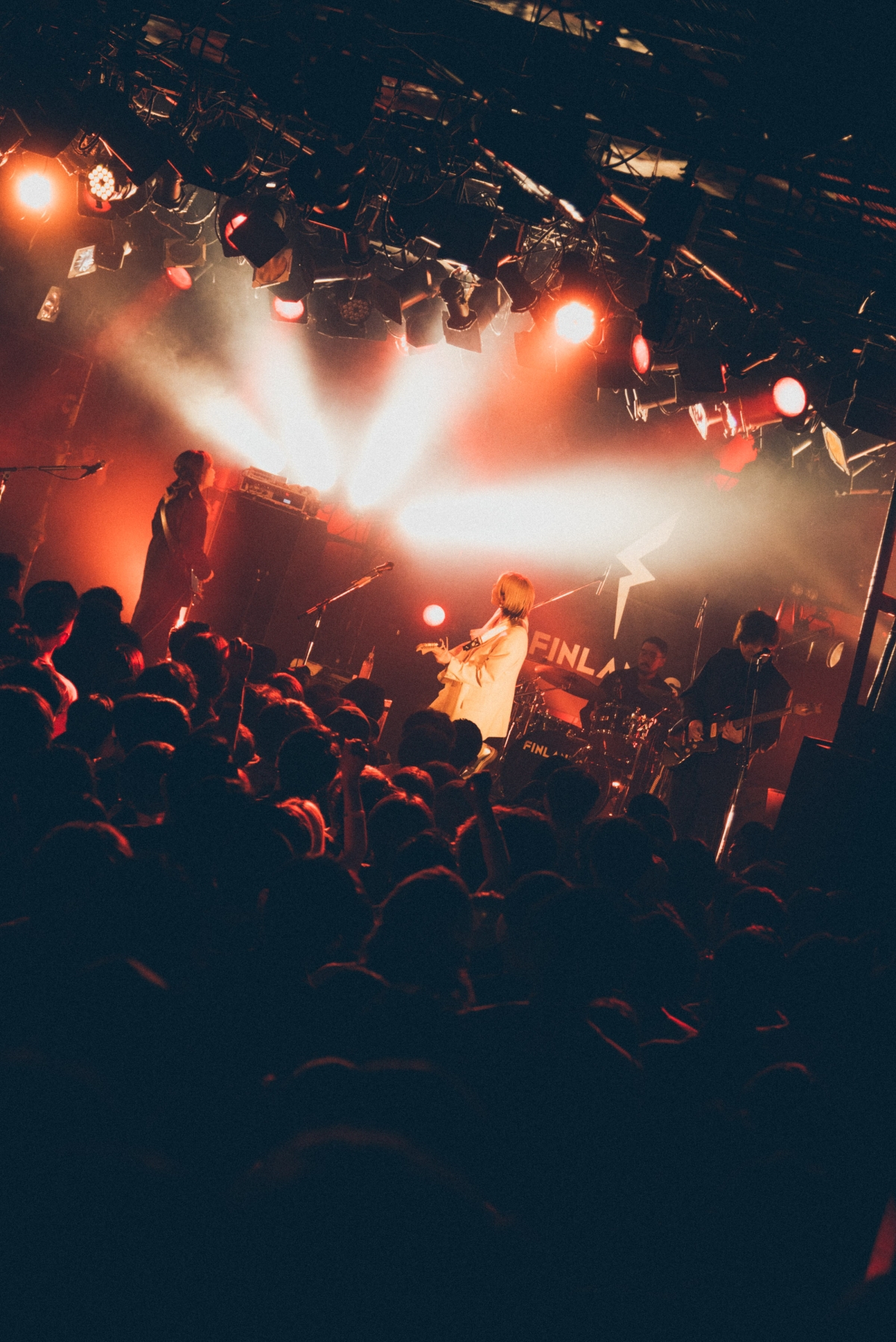 FINLANDS ソールドアウトで迎えた全国ツアー「I HAS TOUR」ファイナル公演@渋谷クラブクアトロで全25曲を熱演! 6 FINLANDS ソールドアウトで迎えた全国ツアー「I HAS TOUR」ファイナル公演@渋谷クラブクアトロで全25曲を熱演!