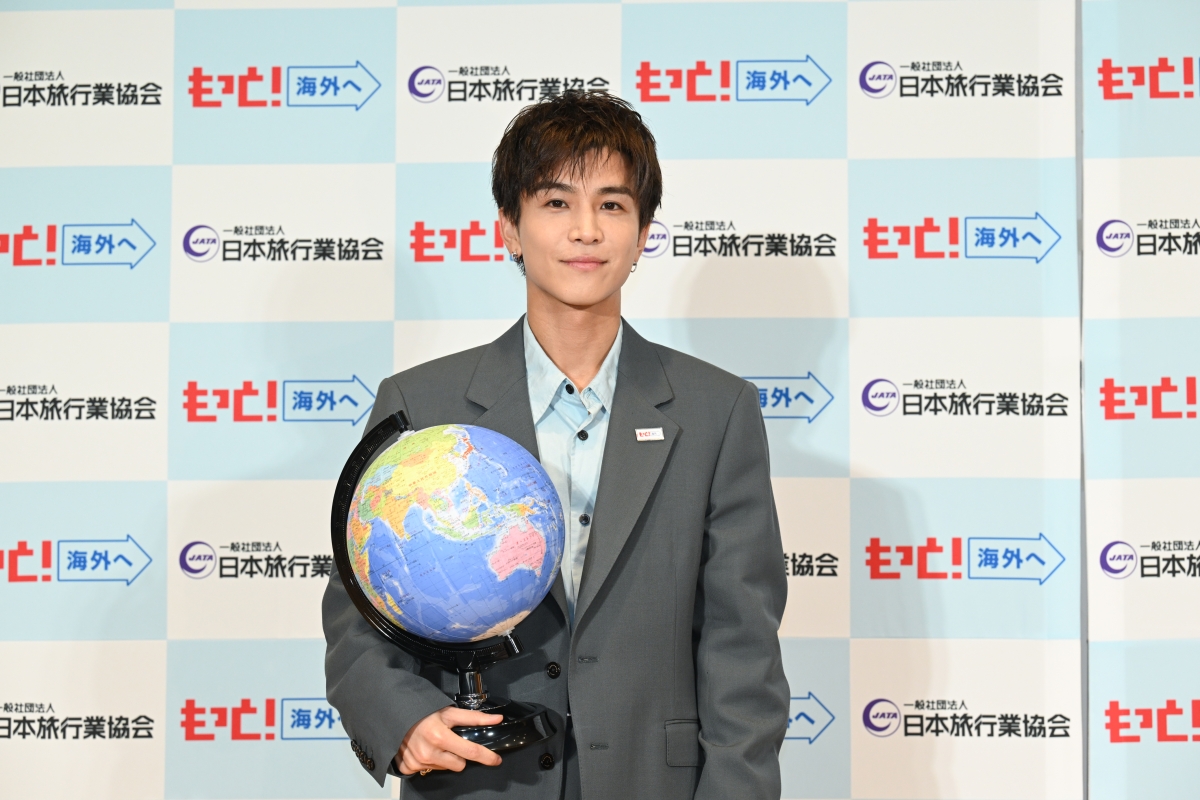 岩田剛典がJATA海外旅行アンバサダーに就任！ 母念願のパリ旅行をかなえる、感動の親孝行エピソードを披露！シンガポールでみたYOASOBIさんのポスターが刺激に10～20カ国を旅した岩田さんのおすすめ海外グルメとは？ 一緒に海外旅行に出かけるメンバーは？