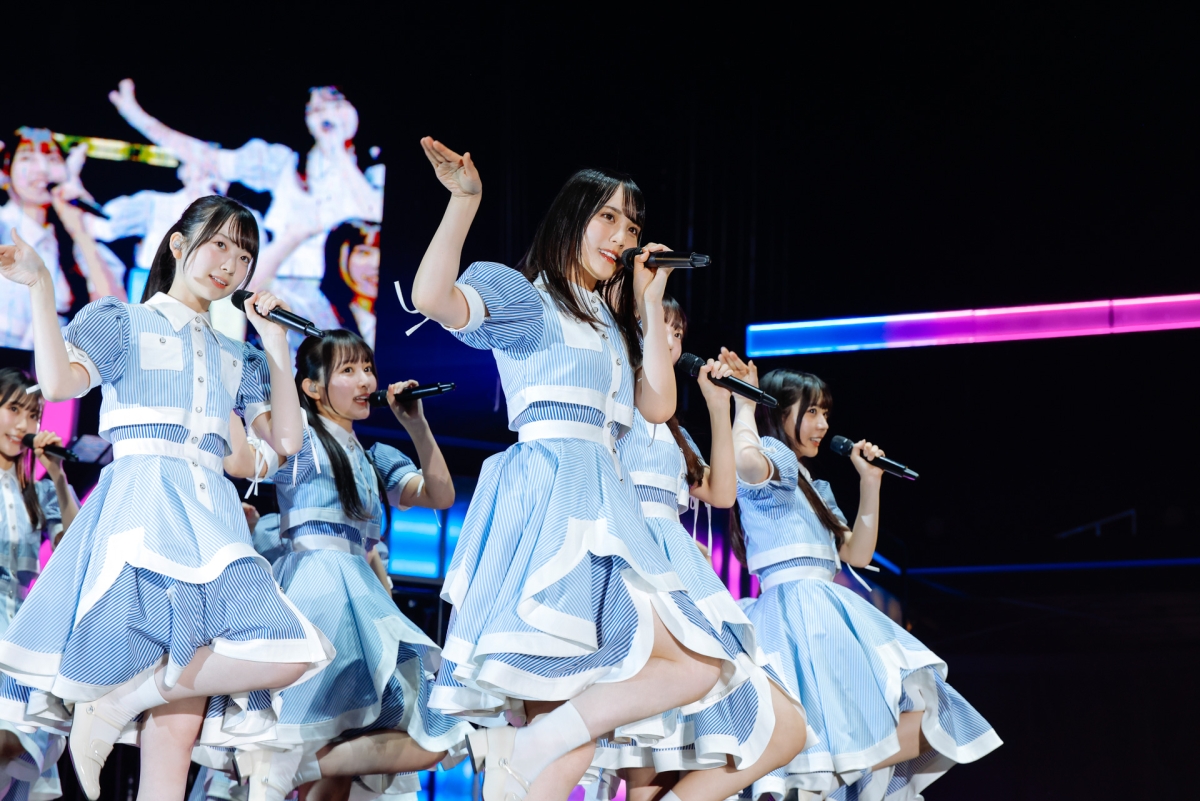 日向坂46の新メンバー10人が初パフォーマンスに挑んだ！ 個性あふれる特技と歌で、代々木を揺らす