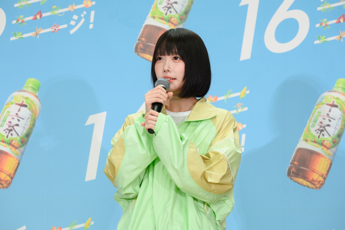 anoさんが『アサヒ 十六茶』をかけて「フラフープチャレンジ！」記録は「40回」で差し入れGET 「汗をかいた後は一段とおいしい」と笑顔！