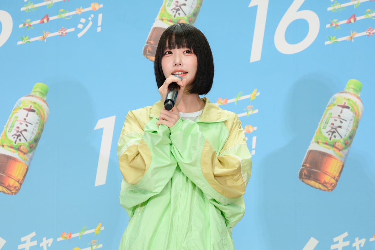 anoさんが『アサヒ 十六茶』をかけて「フラフープチャレンジ！」記録は「40回」で差し入れGET 「汗をかいた後は一段とおいしい」と笑顔！