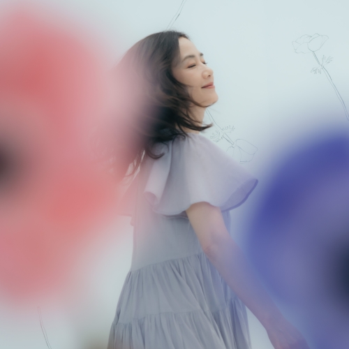 原田知世の新ミニ・アルバム『アネモネ』が7月23日に発売決定。豪華作家陣参加の夏をテーマした6曲入りミニ・アルバム。11月には発売記念ツアーも開催。