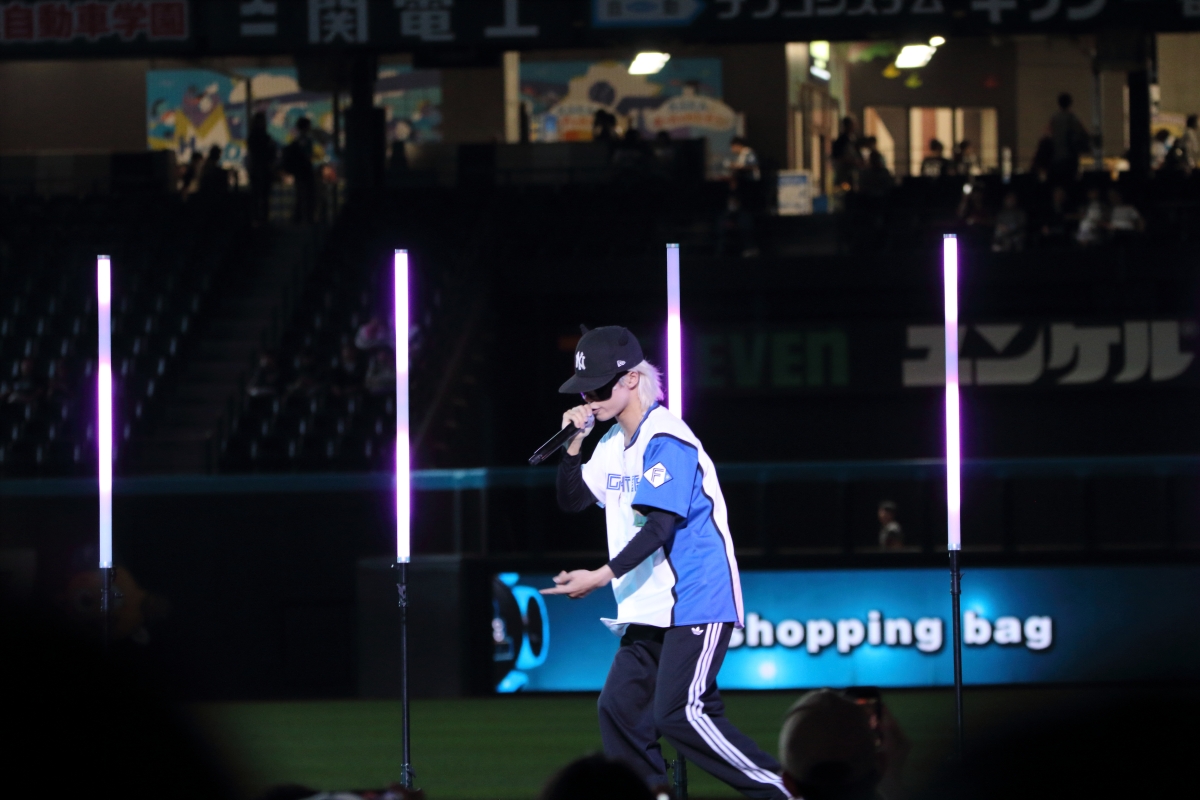 若手人気ラッパーのピラフ星人、地元の球団 北海道日本ハムファイターズのファーストピッチに登場！ ミニライブも数千人のファンが熱狂