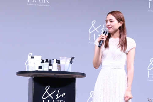 川口春奈 梅雨が明けたら挑戦したいヘアアレンジは「ポニーテールやお団子スタイル」