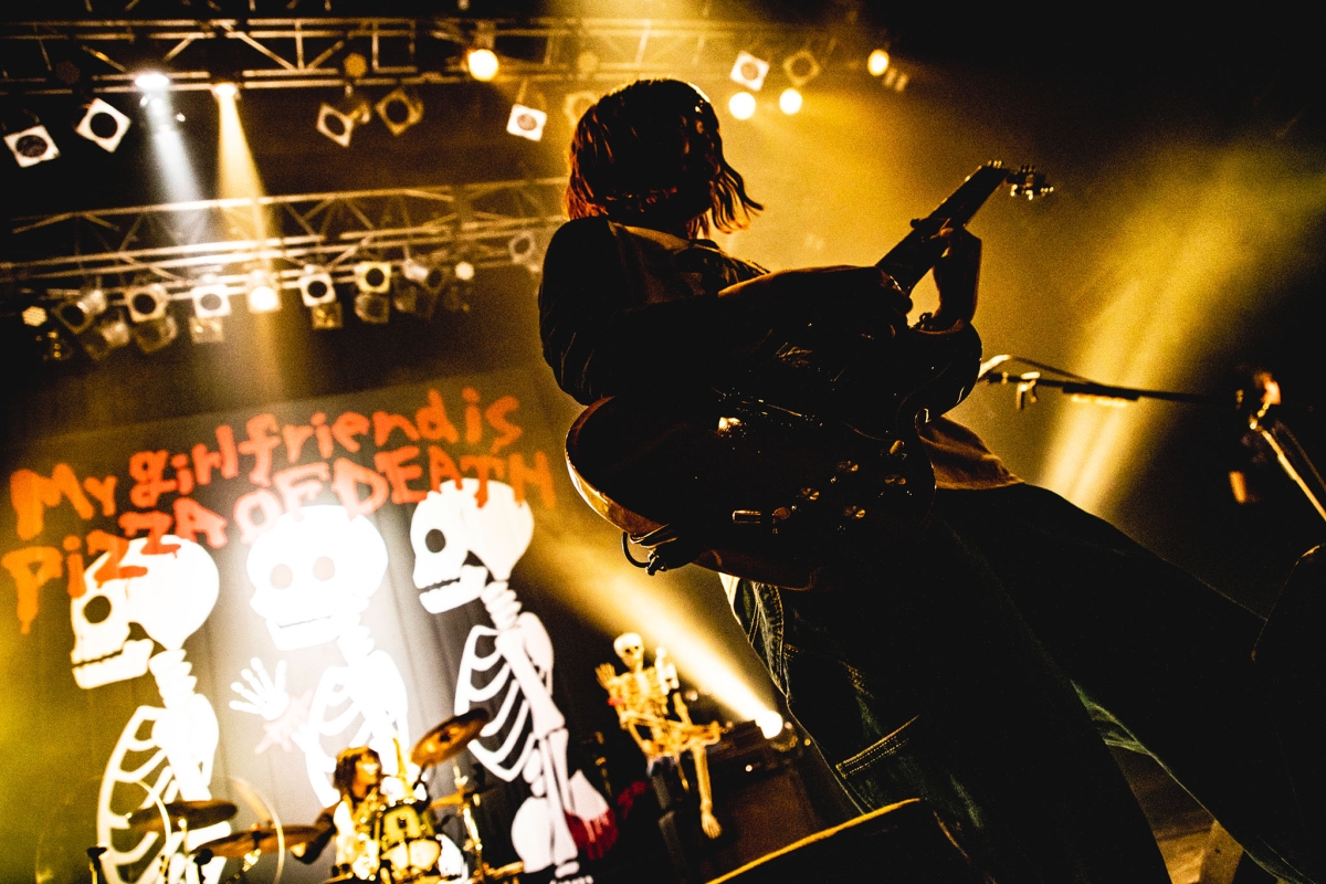サバシスター『My girlfriend is PIZZA OF DEATH Tour』完走！ファイナル川崎クラブチッタ公演のオフィシャルレポートが到着！