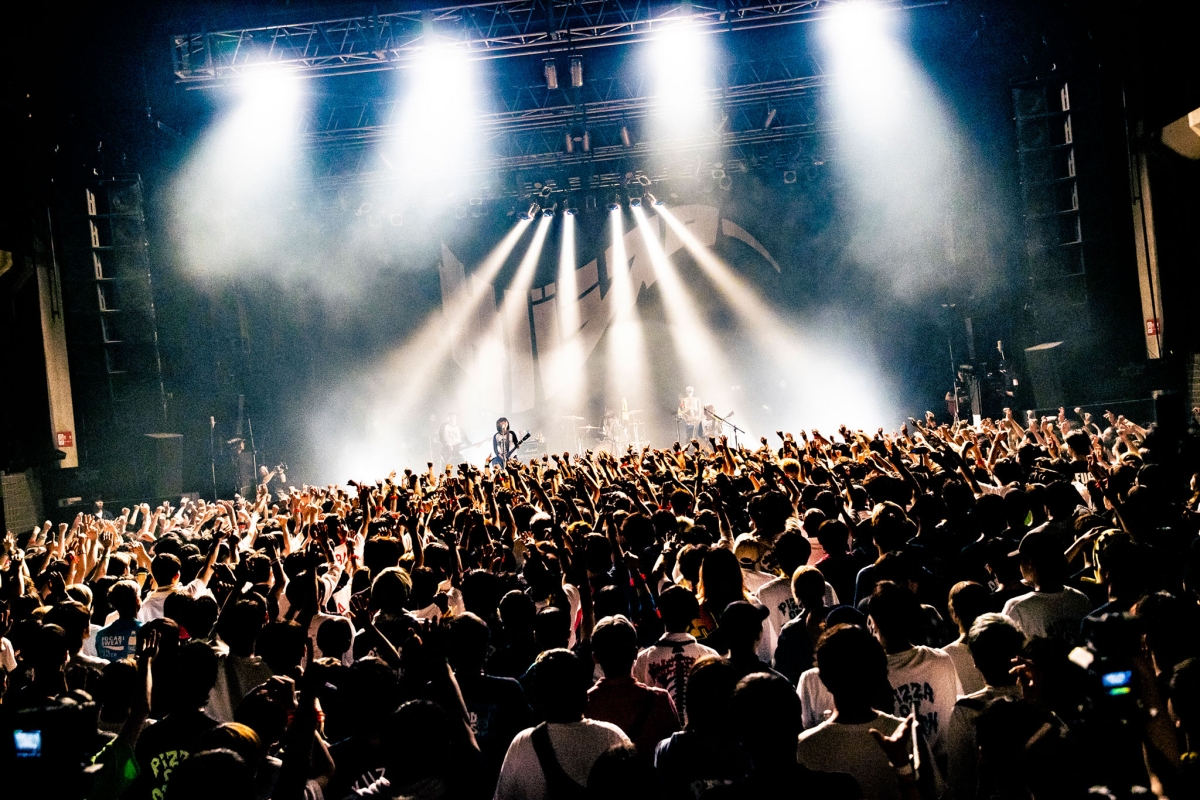 サバシスター『My girlfriend is PIZZA OF DEATH Tour』完走！ファイナル川崎クラブチッタ公演のオフィシャルレポートが到着！