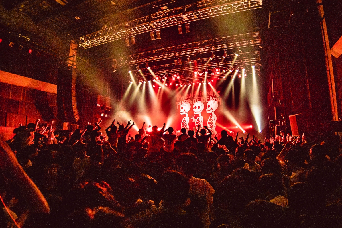サバシスター『My girlfriend is PIZZA OF DEATH Tour』完走！ファイナル川崎クラブチッタ公演のオフィシャルレポートが到着！