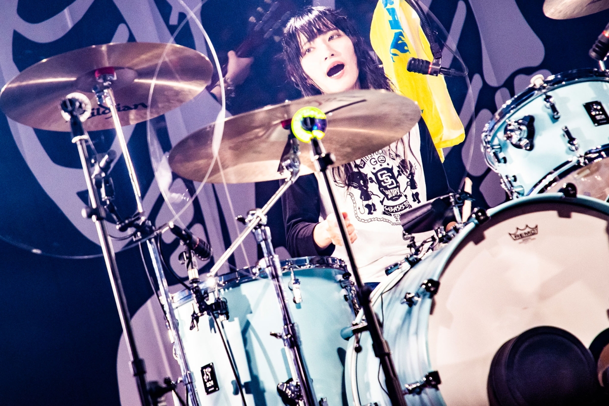 サバシスター『My girlfriend is PIZZA OF DEATH Tour』完走！ファイナル川崎クラブチッタ公演のオフィシャルレポートが到着！