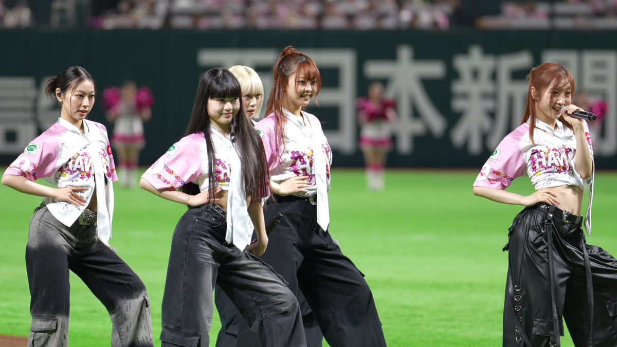 ELSEE、ソフトバンクホークス『ピンクフルデー2025』でのライブパフォーマンス映像公開。ホークス愛溢れる公式応援歌をサンプリングしたダンスパフォーマンスは必見! 3 ELSEE、ソフトバンクホークス『ピンクフルデー2025』でのライブパフォーマンス映像公開。ホークス愛溢れる公式応援歌をサンプリングしたダンスパフォーマンスは必見!