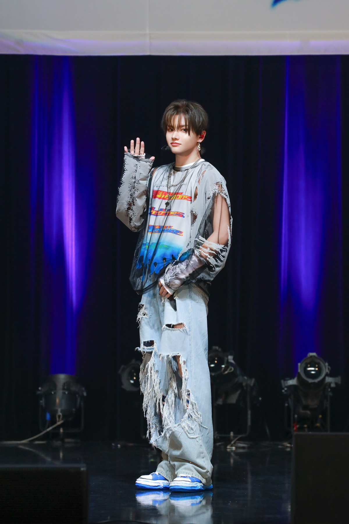 aoen Debut Single SHOWCASE「青い太陽 (The Blue Sun)」心に青い炎を燃やしポジティブエネルギー全開でデビュー！「aoenというグループそのもののような、ポジティブなエネルギーと情熱を詰め込んだ作品です」冠番組「今日もaoen頑張ります！」6月25日（水）深夜から日本テレビ系にて放送開始決定！