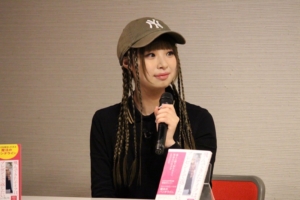 新世代ラッパー#KTCHAN 青山ブックセンターに初登壇!自身初の著書「飛んできたナイフは、プレゼントで返したい。」発売記念で「むしろdisられたい!」 3 新世代ラッパー#KTCHAN 青山ブックセンターに初登壇!自身初の著書「飛んできたナイフは、プレゼントで返したい。」発売記念で「むしろdisられたい!」